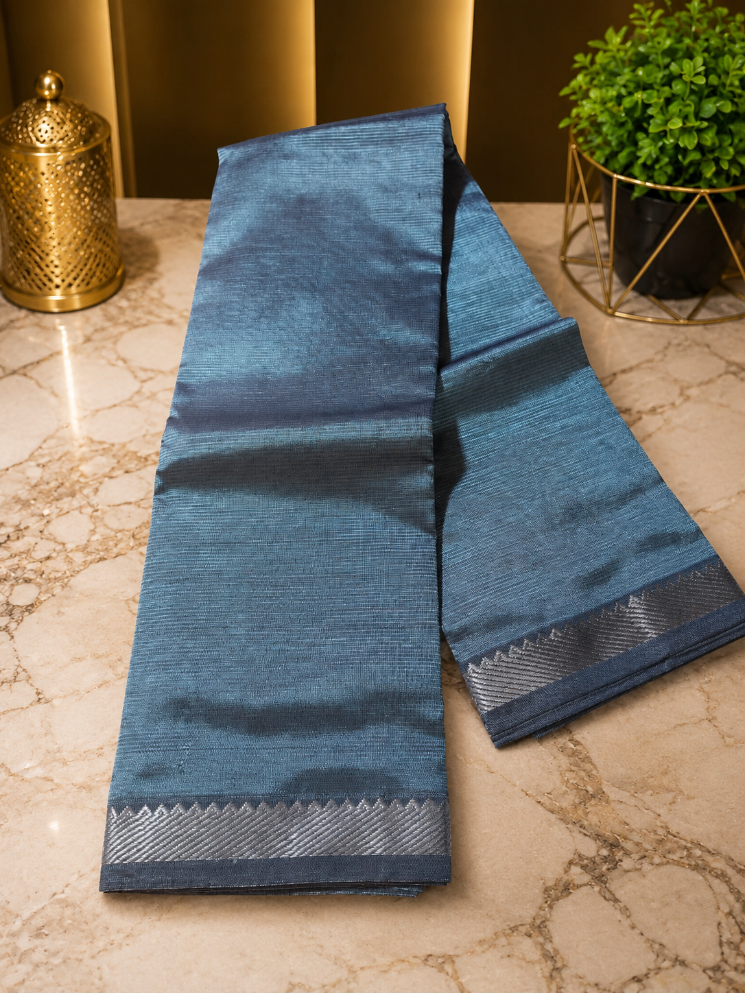 Mangalagiri Silk Cotton Elegance, Woven with a Charming Silver and Gold Zari self Border.