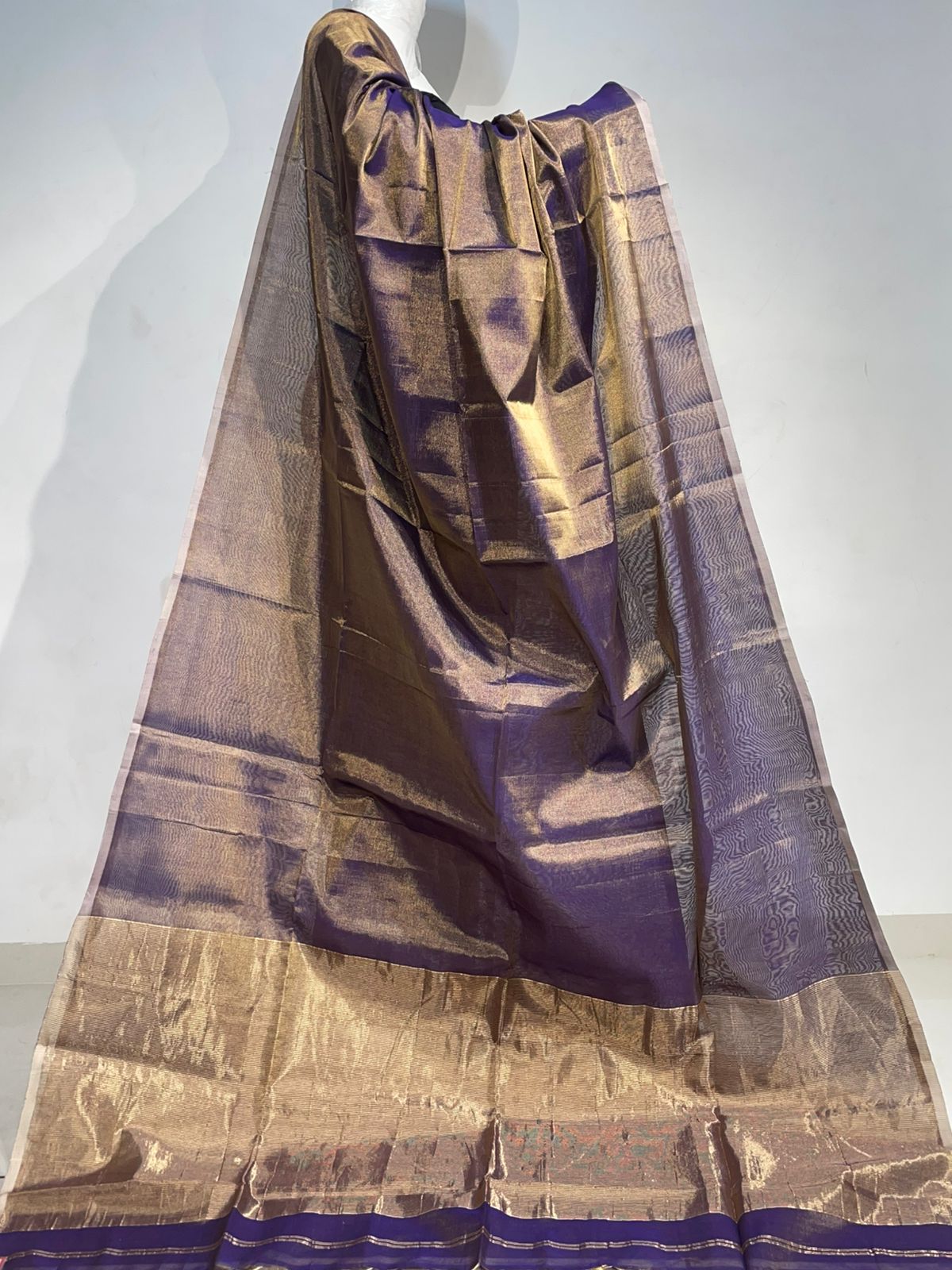 Pure Tissue Without Boarder Zari - Purple